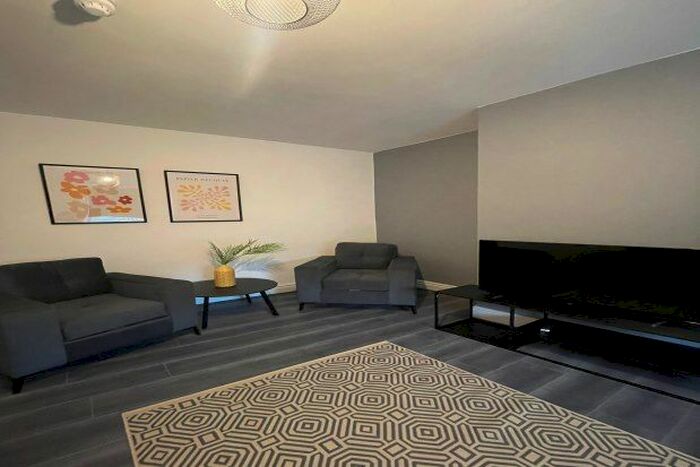 6 Bedroom Property To Rent In Collinge Street, Burnley, BB12