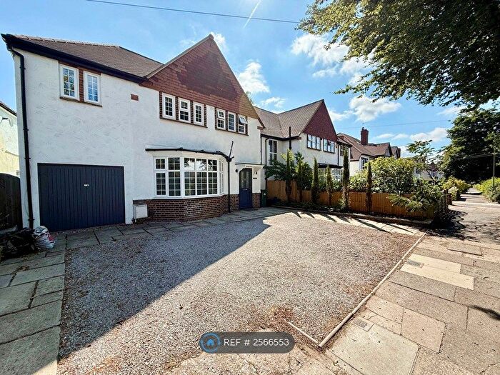 4 Bedroom Semi-Detached House To Rent In Murray Avenue, Bromley, BR1