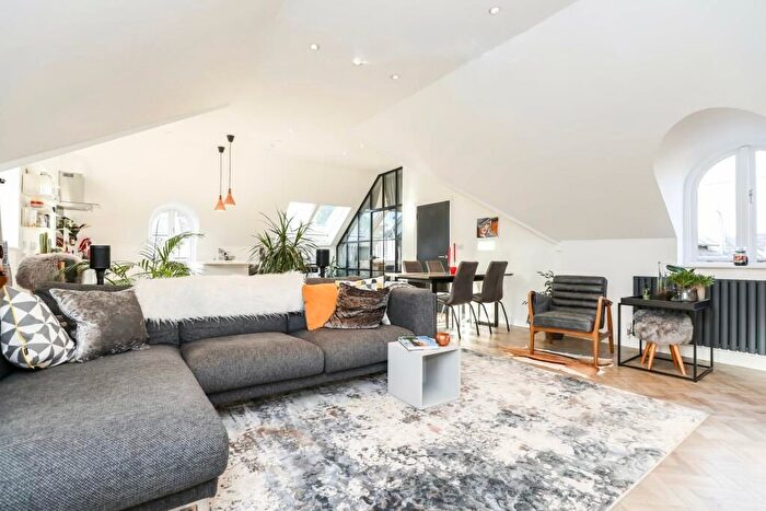 2 Bedroom Flat For Sale In Morton Street, Leamington Spa, CV32