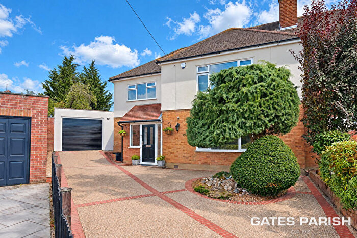 4 Bedroom Semi-Detached House For Sale In The Glade, Upminster, RM14