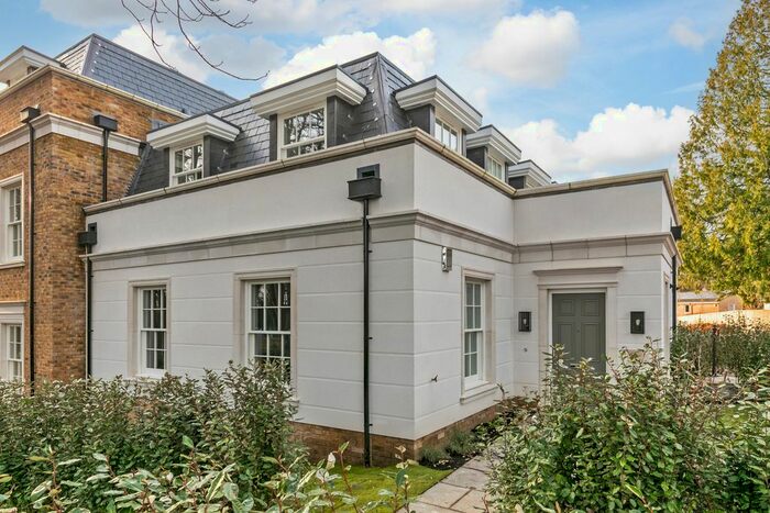 2 Bedroom Semi-Detached House To Rent In Langham Place, Winchester, SO22