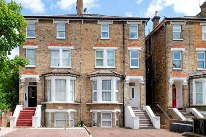 3 Bedroom Flat To Rent In Windsor Road, London, W5