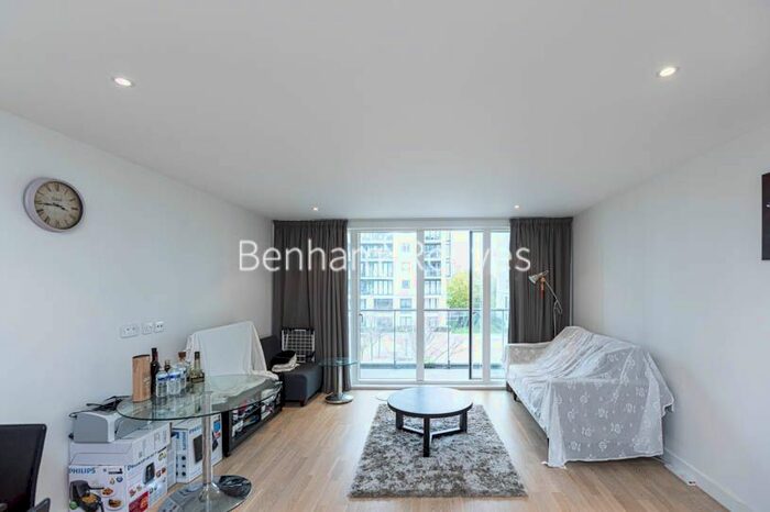 2 Bedroom Flat To Rent In Kew Bridge West, Brentford, TW8