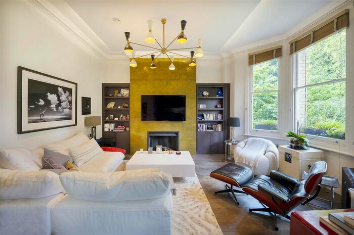 2 Bedroom Flat To Rent In Elm Park Gardens, London, SW10