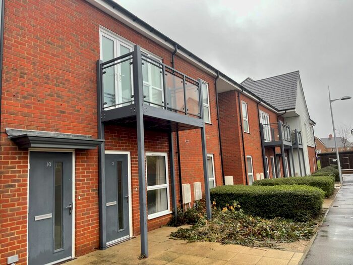 1 Bedroom Flat To Rent In Turnpike Lane, Faygate, Horsham, RH12