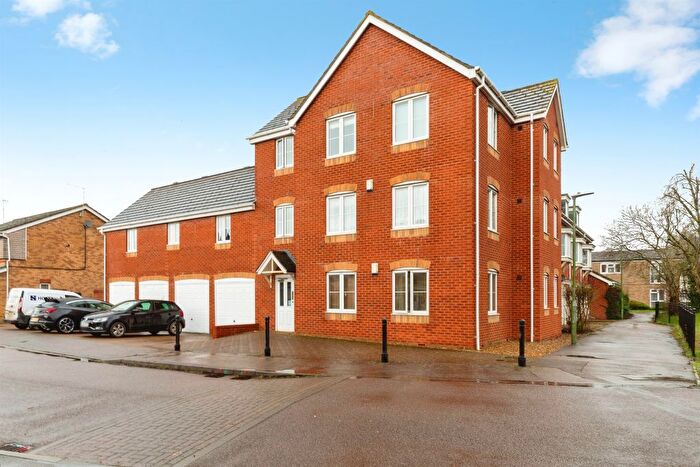 2 Bedroom Flat For Sale In Epsom Close, Stevenage, SG1