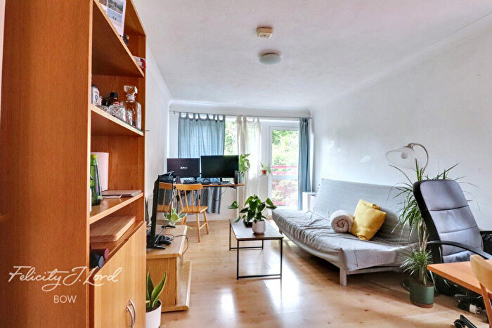 1 Bedroom Flat To Rent In Rainhill Way, London, E3