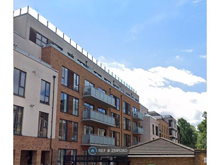 2 Bedroom Flat To Rent In Eltringham Street, London, SW18