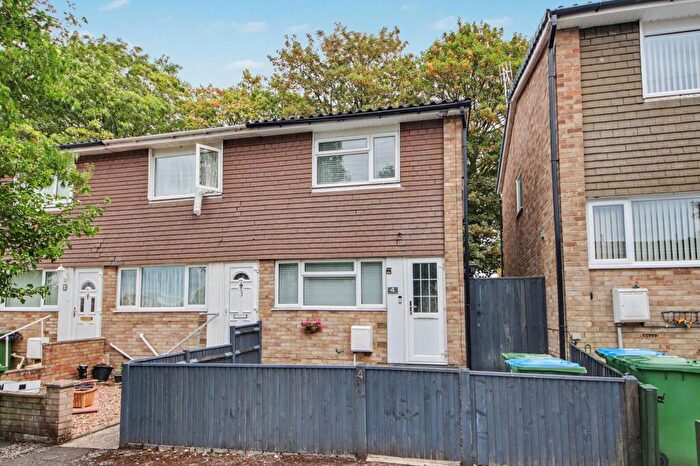 2 Bedroom Semi-Detached House For Sale In Shooters Hill Close, Sholing, SO19