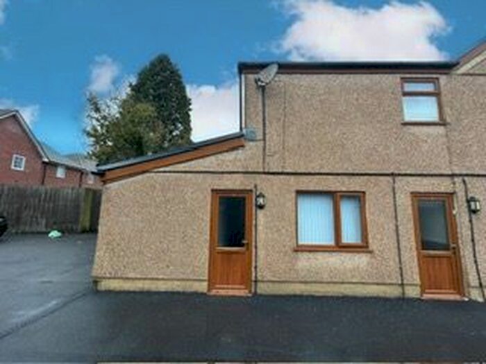 2 Bedroom Flat To Rent In Glebe Road, Loughor, Swansea, SA4