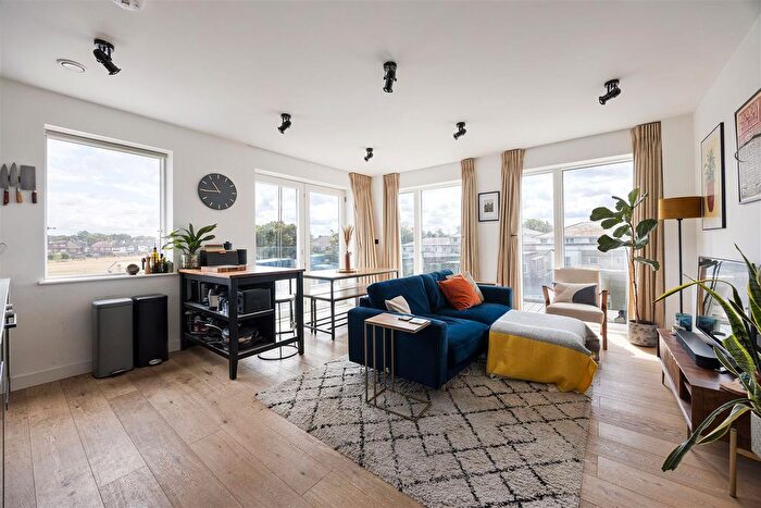 1 Bedroom Flat For Sale In Picture House Mews, Walthamstow, E17