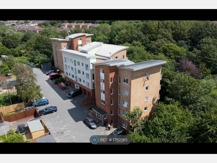 2 Bedroom Flat To Rent In Valley View, Hastings, TN35