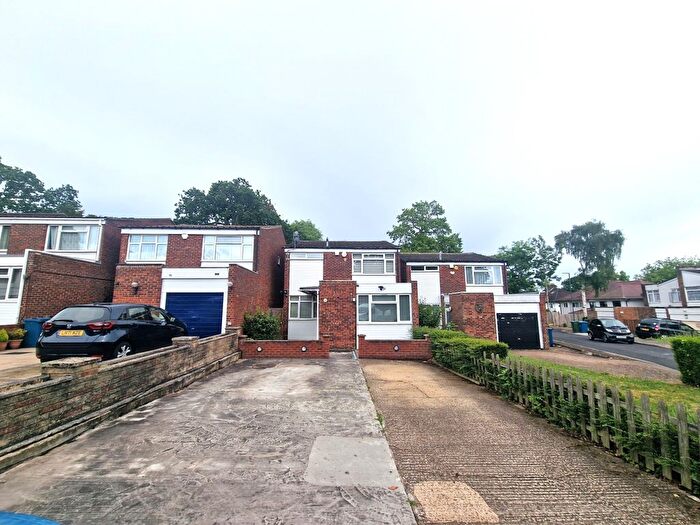 4 Bedroom Detached House To Rent In Kynaston Wood, Harrow, Greater London, HA3
