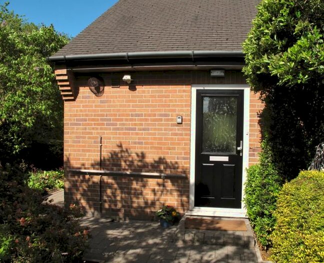 1 Bedroom Semi-Detached House To Rent In Holly Road Annexe, Off Oxford Road, Macclesfield, SK11