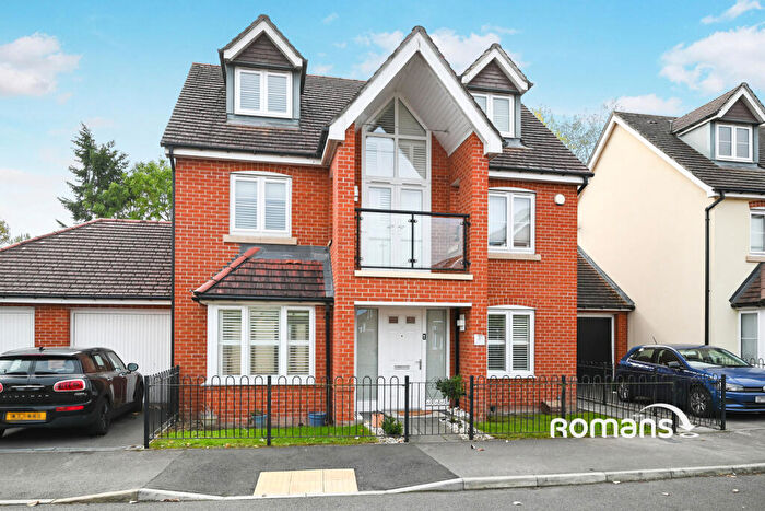 4 Bedroom Detached House To Rent In Bluebell Crescent, Woodley, Reading, RG5