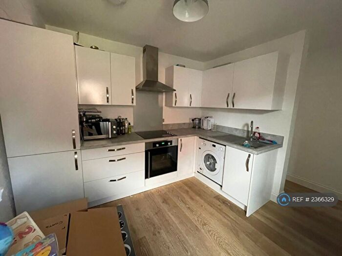 2 Bedroom Terraced House To Rent In Middle Street, Southampton, SO14