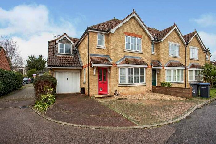 6 Bedroom Semi-Detached House To Rent In Nightingale Shott, Egham, Surrey, TW20