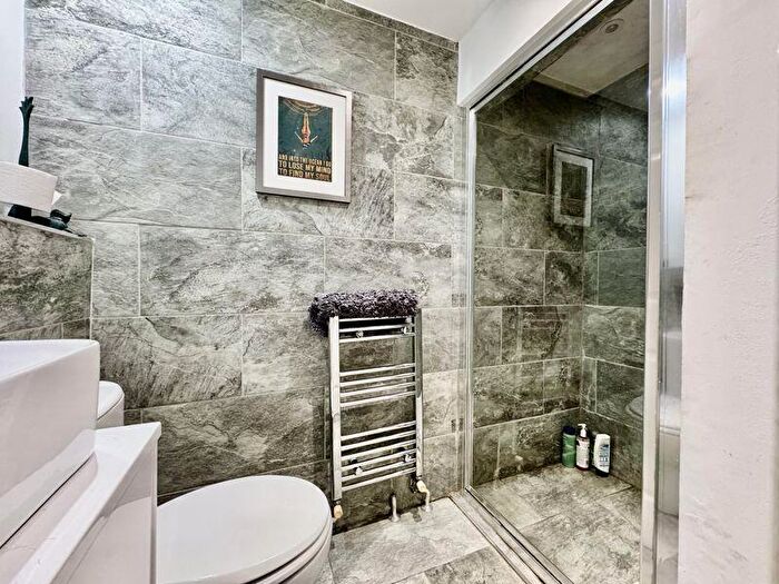 4 Bedroom Detached House For Sale In Walmley Road, Sutton Coldfield, B76