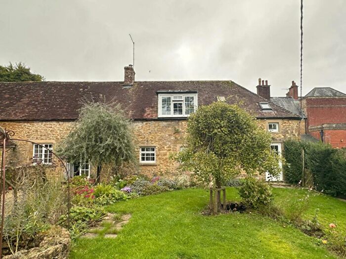 2 Bedroom Cottage To Rent In Yarlington, BA9