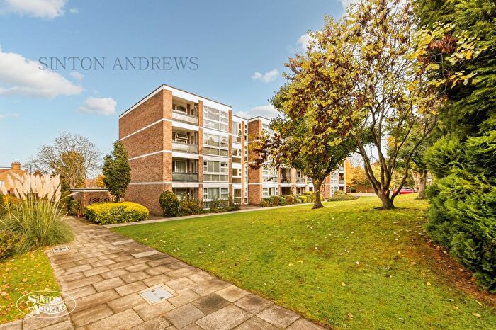 3 Bedroom Flat For Sale In Ashdown, Clivedon Court, Ealing, W13