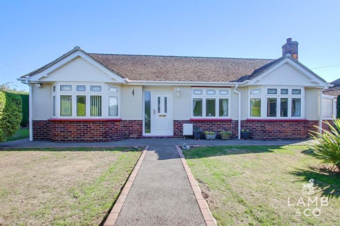 2 Bedroom Detached Bungalow For Sale In Park Way, Clacton-On-Sea, CO15
