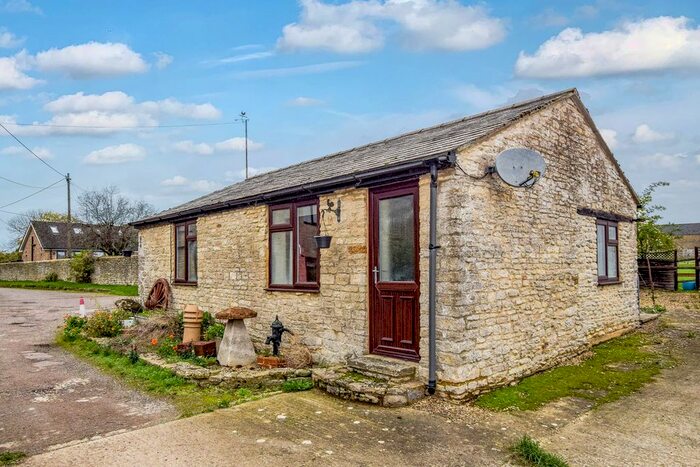 2 Bedroom Detached House To Rent In East Street, Fritwell, Bicester, OX27