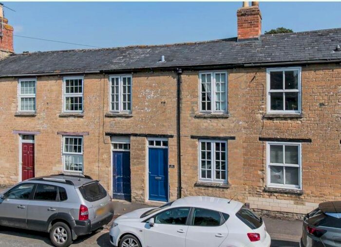 2 Bedroom Cottage To Rent In Broad Street, Bampton, OX18