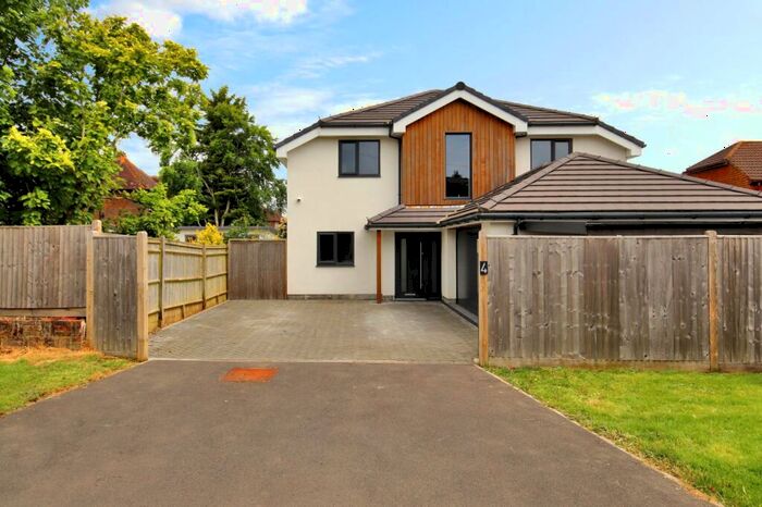5 Bedroom Detached House For Sale In The Grove, Hailsham, BN27