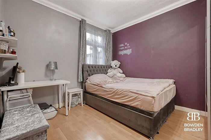 3 Bedroom Terraced House For Sale In Wellesley Road, London, E17