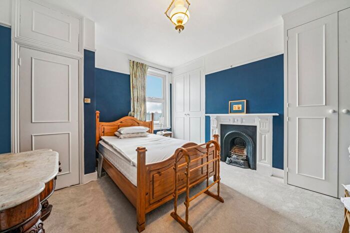 2 Bedroom Flat To Rent In Wandsworth Common West Side, Wandsworth, SW18