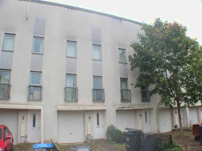 4 Bedroom Property To Rent In Aviation Avenue, Hatfield, Hertfordshire, AL10