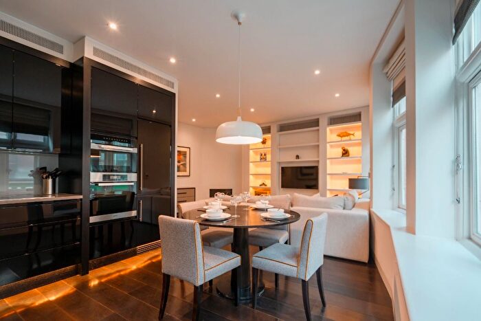 2 Bedroom Flat To Rent In Duke Street, Mayfair, London, W1K