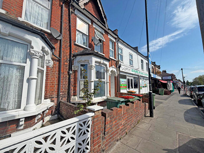 2 Bedroom Flat For Sale In Church Road, London, London, E12