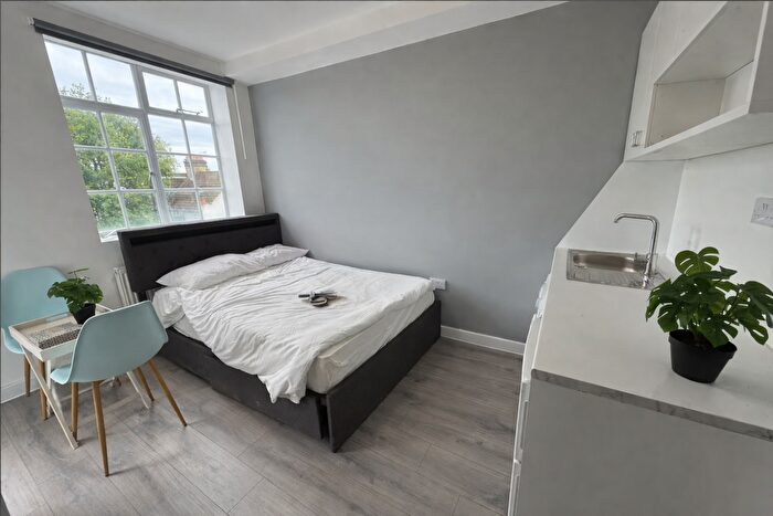Studio To Rent In Whitchunrch Lane, Edgware, HA8