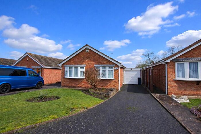 2 Bedroom Detached Bungalow To Rent In Sutton Close, Hinckley, LE10