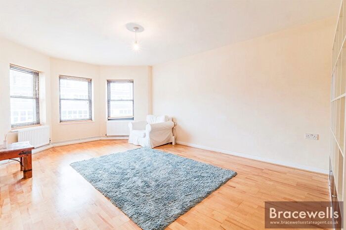 1 Bedroom Flat To Rent In Birkbeck Road, London, N8