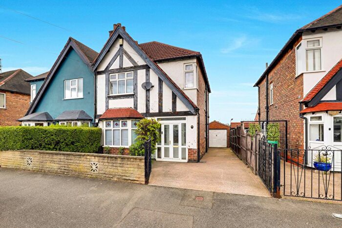 3 Bedroom Semi Detached House For Sale In Wimbledon Road, Nottingham, NG5