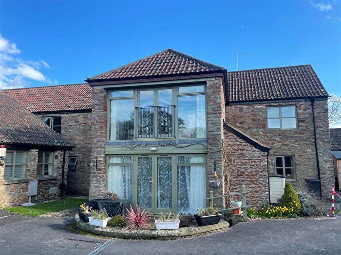 2 Bedroom Apartment To Rent In The Grove Mews, Winterbourne, BS36