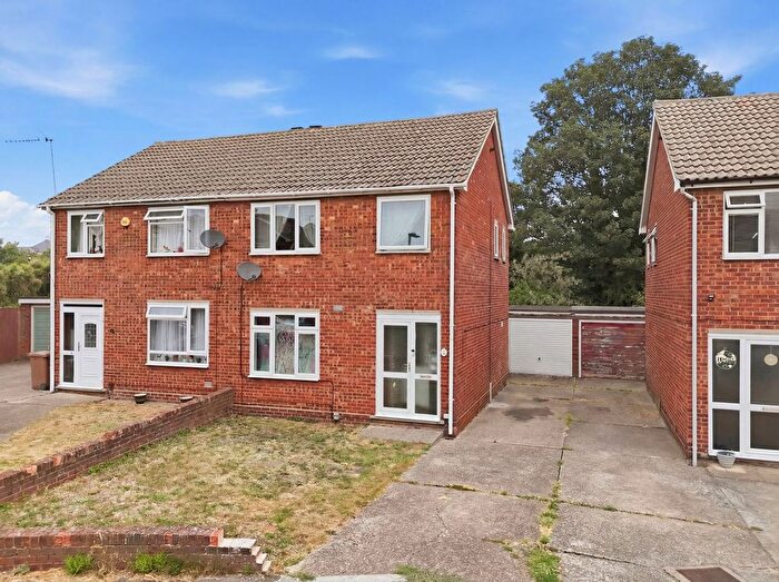 3 Bedroom Semi-Detached House For Sale In Malvern Close, Ipswich, IP3