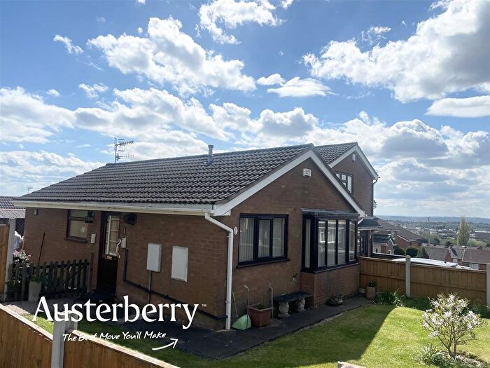 2 Bedroom Detached Bungalow For Sale In Rowanburn Close, Adderley Green, Stoke-On-Trent, ST3