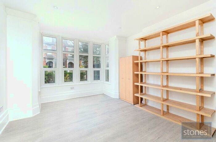 Apartment To Rent In Muswell Road, London, N10