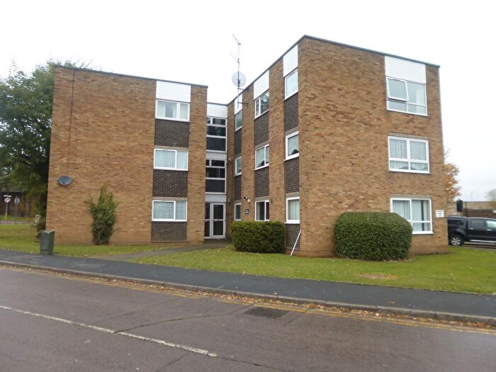 2 Bedroom Flat To Rent In Hoddesdon, EN11