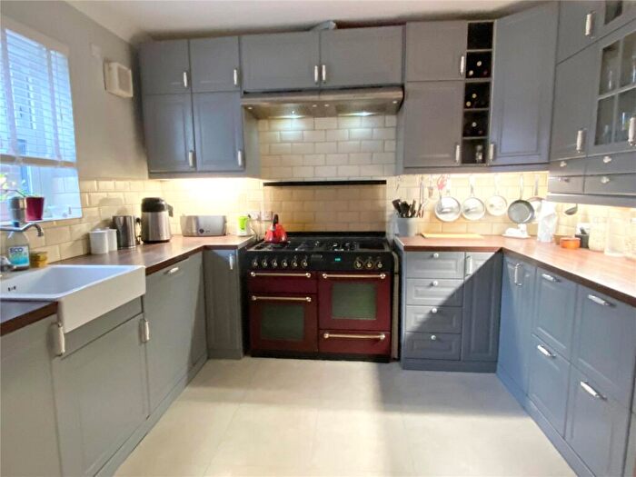 3 Bedroom Apartment For Sale In Lagland Street, Poole, BH15
