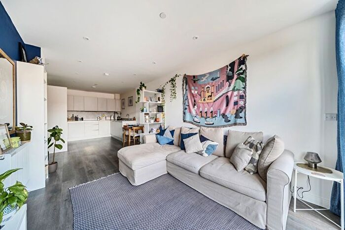 1 Bedroom Flat For Sale In Forge House, Watford, Hertfordshire, WD19