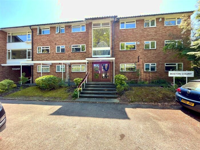 2 Bedroom Flat To Rent In Christchurch Park, Sutton, SM2