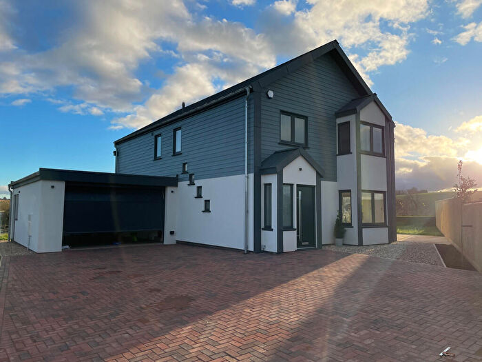 4 Bedroom Detached House To Rent In Morchard Road, Crediton, EX17