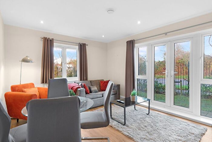 1 Bedroom Flat To Rent In Heathrow Living, Stanwell, TW19