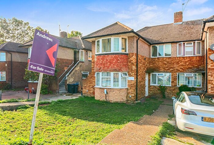 3 Bedroom Flat For Sale In London Road, Morden, SM4