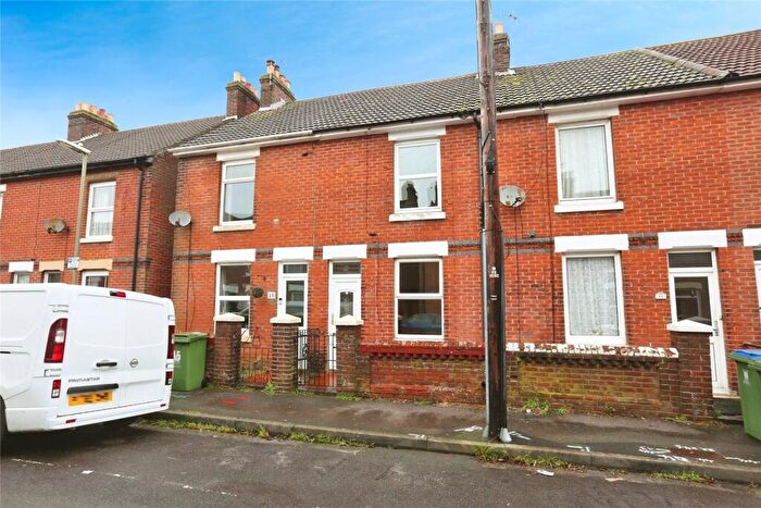 2 Bedroom Terraced House For Sale In New Road, Fareham, Hampshire, PO16