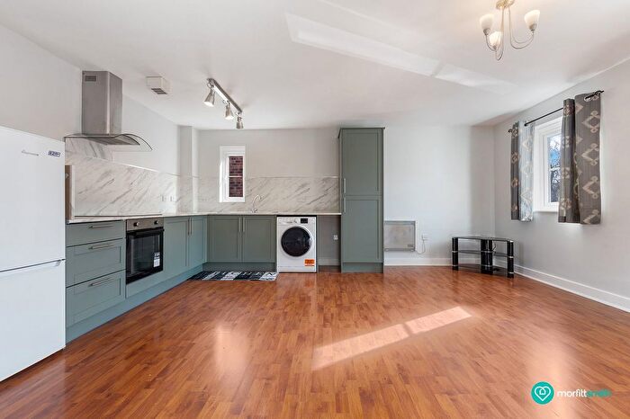 2 Bedroom Town House For Sale In Raynald Road, Sheffield, S2